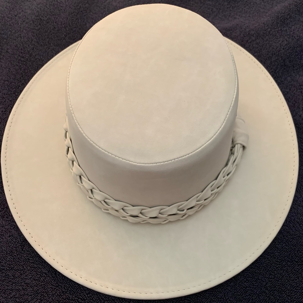 Boater hat. The color is Ivory - Off White.